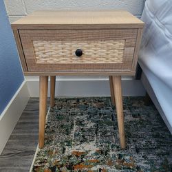 Set of 2 Nightstands, End Side Table with Storage Drawer and Solid Wood Legs, Bedside Table for Bedrooms, Mid-Century Modern Storage Cabinet for Livin