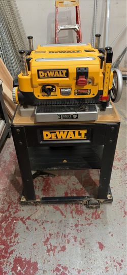 DeWalt lDW735 Thickness Planer with DeWalt DW7350 factory Stand