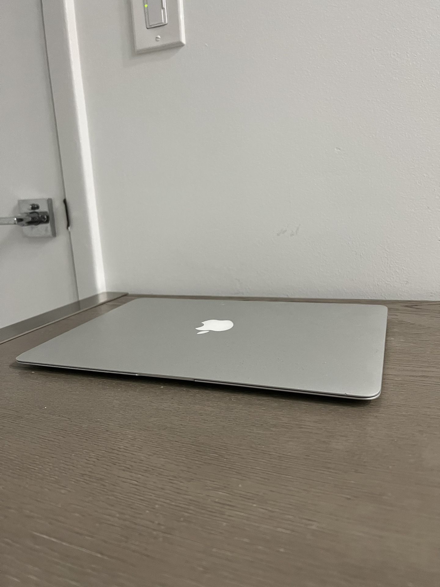 Apple MacBook Air 2015 13-inch Laptop