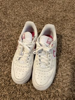 Women’s Air Force 1s Valentines Edition
