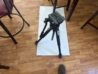 Manfrotto MVH502AH Fluid Video Head with MT055XPRO3 Tripod