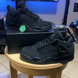 Black Cat Jordan 4