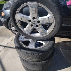 Wheels And Tires for a 2002 Acura TL   235 45 R17 $200  They Have Some Curve Rash One Wheel Has a Crack Can be Repaire 