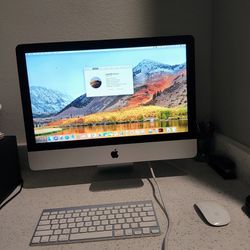 21.5 Inch Apple Computer Complete Set 
