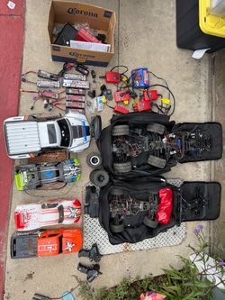 $500 RC LOT ECX AND TRAXXIS FOUR COMPLETE CARS AND ACCESSORIES