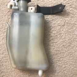 1st Gen tundra/sequoia Coolant Reservoir 