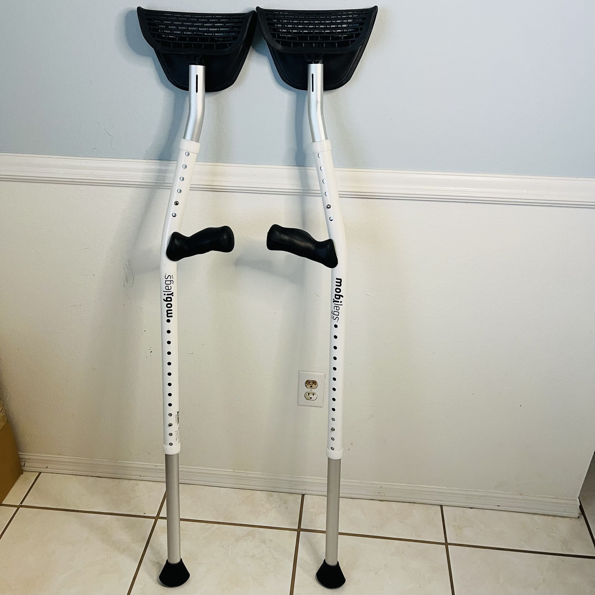 Mobilegs Crutches Excellent Condition