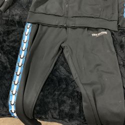 TRUE RELIGION sweatsuit 