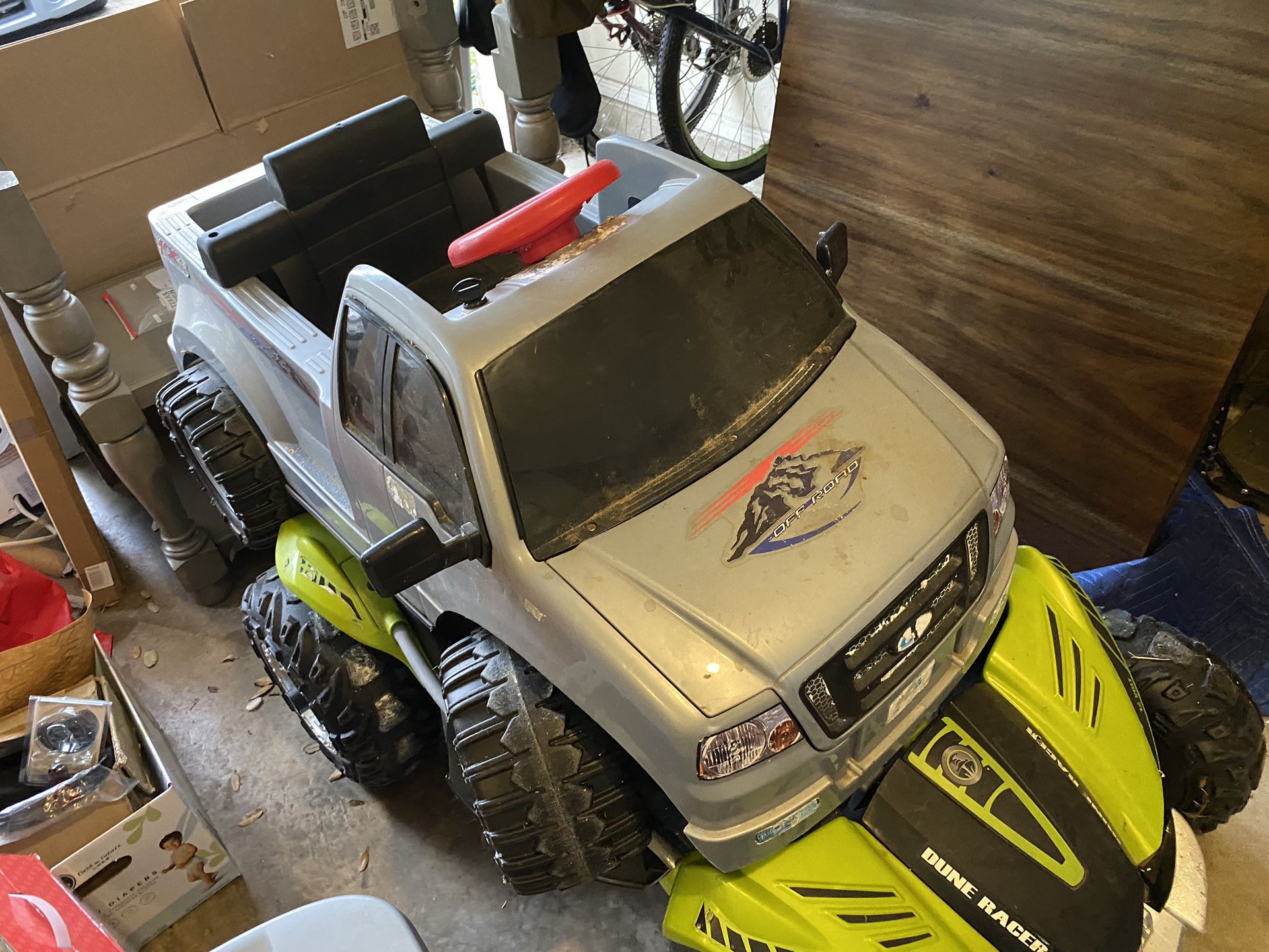 Power wheels truck comes w new battery