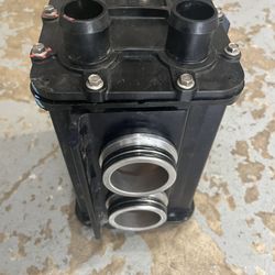 Volvo Penta (contact info removed)5 Heat Exchanger - bottom plate bolts grommets bad