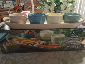 Bowls and tray
