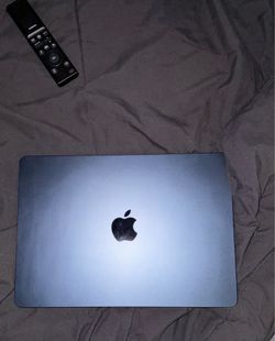 MacBook Air m4 ( 2025 LIKE NEW )