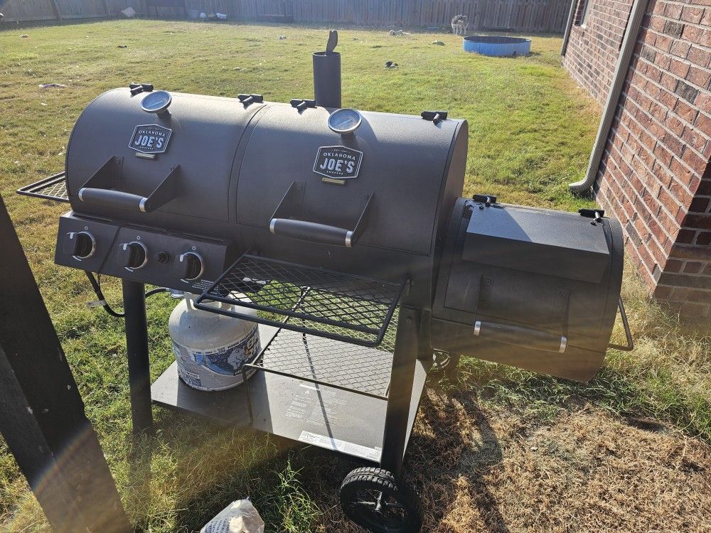 Oklahoma Joe Canyon Combo- Smoker And Grill