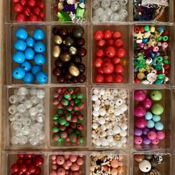 Huge Lot 2lbs+ Acrylic Beads Children  DIY Mixed Multicolor (300+ Beads)