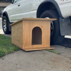 Doghouse Medium $40
