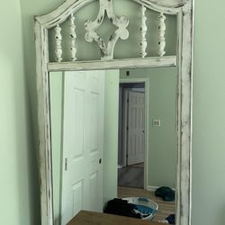 Vintage Mirror w/ Decorative Frame 
