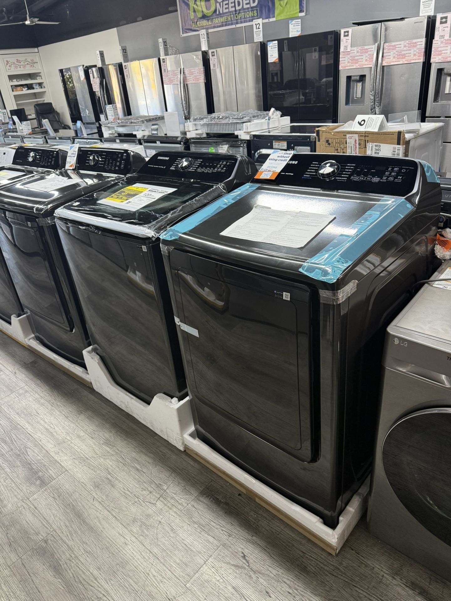 Samsung - 5.4 Cu Ft Smart Extra Large Capacity Top Load Washer With Agitator & 7.4 Cu Ft Smart Gas Dryer Set In Brushed Black ?