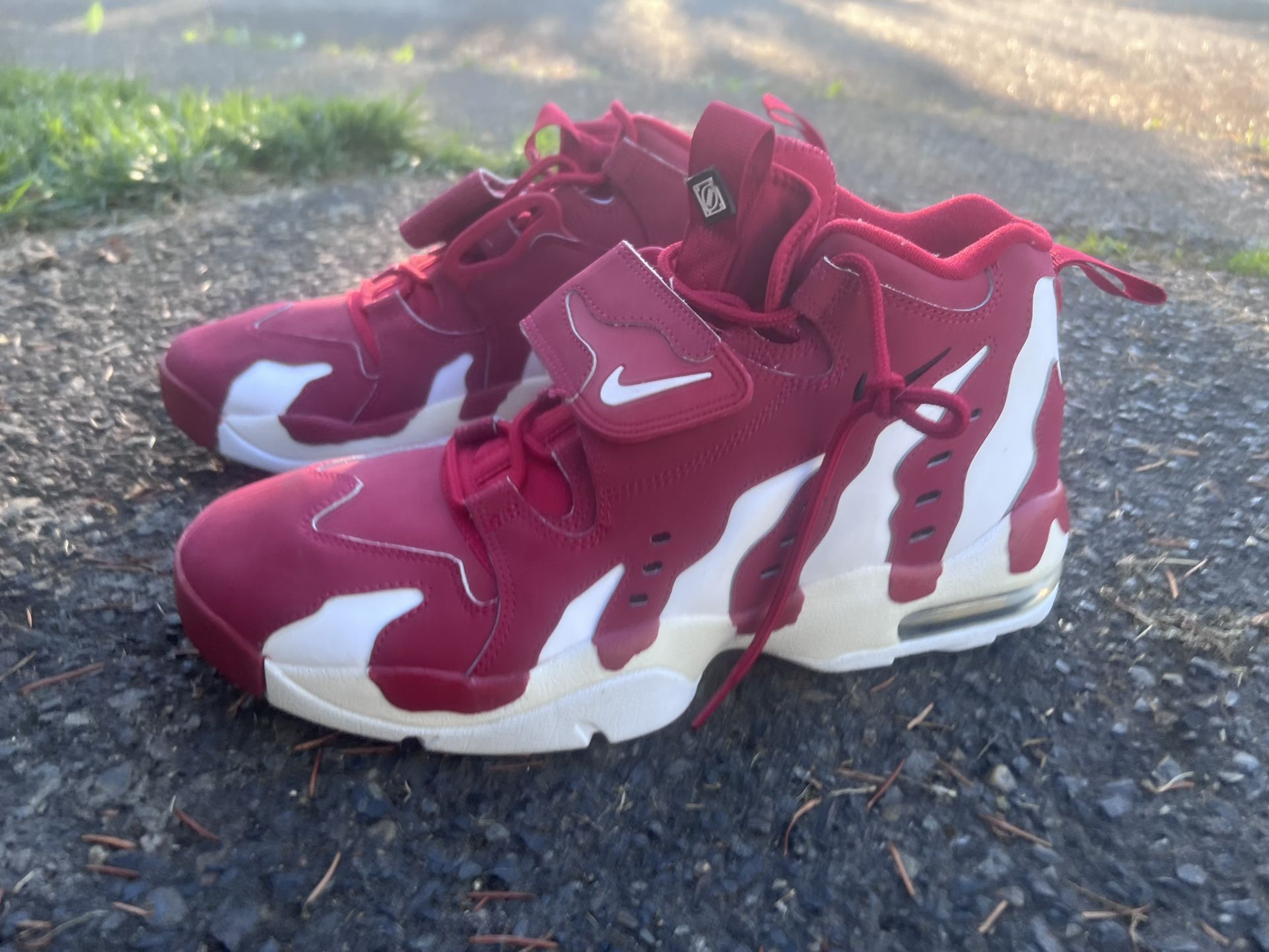 Brand New/ 100% authentic Nike Diamond Turf Max ‘96 Deion Sanders