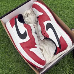 New Jordan 1 Low “Chicago” Size 10.5