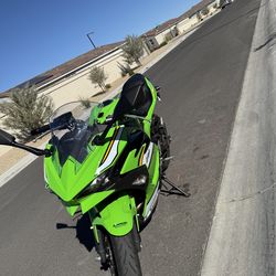 2025 Kawasaki Ninja 500