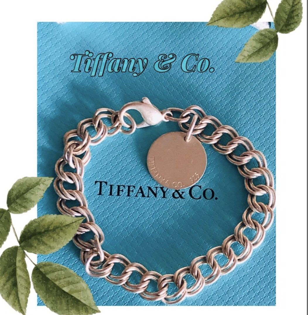 Tiffany & Co. bracelet round tag bracelet, please see pics for full descriptions please ask any questions thanks 🙏