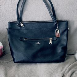 Beautiful Pebble Leather Coach Handbag 