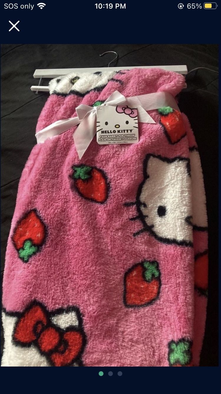 Hello Kitty Faux Fur Blanket
