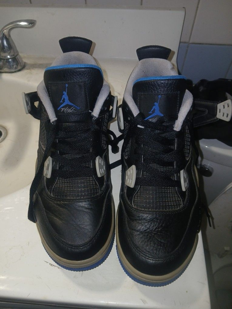 Jordan 4 Size 7 Y