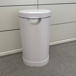 Munchking Diaper Trash Can 