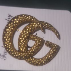 LUXURY ACCESSORIES AVAILABLE FOR THE LOW!!!!!