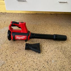 Milwaukee M12 12V Lithium-Ion Cordless Compact Spot Blower (Tool-Only)