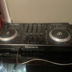 Numark DJ Mixdeck 