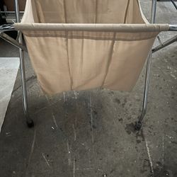 FREE Laundry Bin/ Clothes Bin