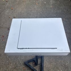 2024 Apple MacBook Air 15 Inches  16GB, M3 Pro, 256GB SSD Space Gray AppleCare March 2026 Sealed New