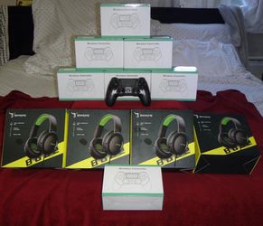 PS4 Wireless Controller plus Wired Gaming Headset Bundle, brand new
