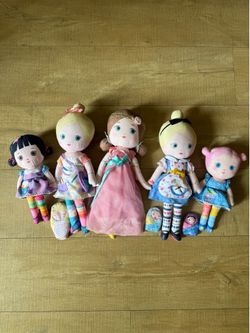 Set of 5 Mooshka Tot dolls plus 3 finger puppets