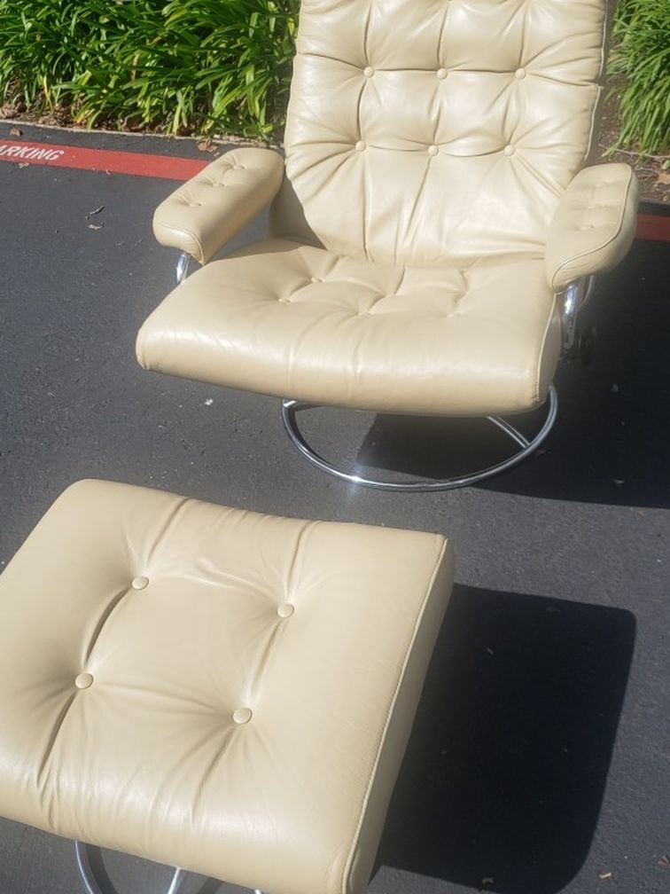 Vintage Mid Century Modern Ekornes Stressless Leather Recliner Chair Ottoman Large Cream Beige