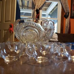 Punch Bowl With 9 Cups