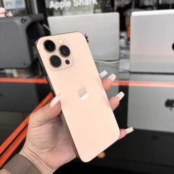 Apple iPhone 16 Pro Max 256GB! Unlocked to any company! 90 day warranty! We offer financing!