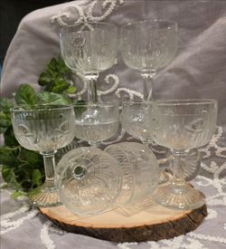 VINTAGE LIQUER GOBLETS
