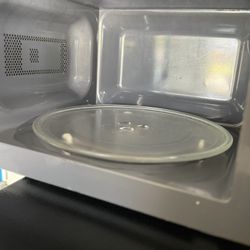 Stainless Steel Farberware Microwave - Great Condition!