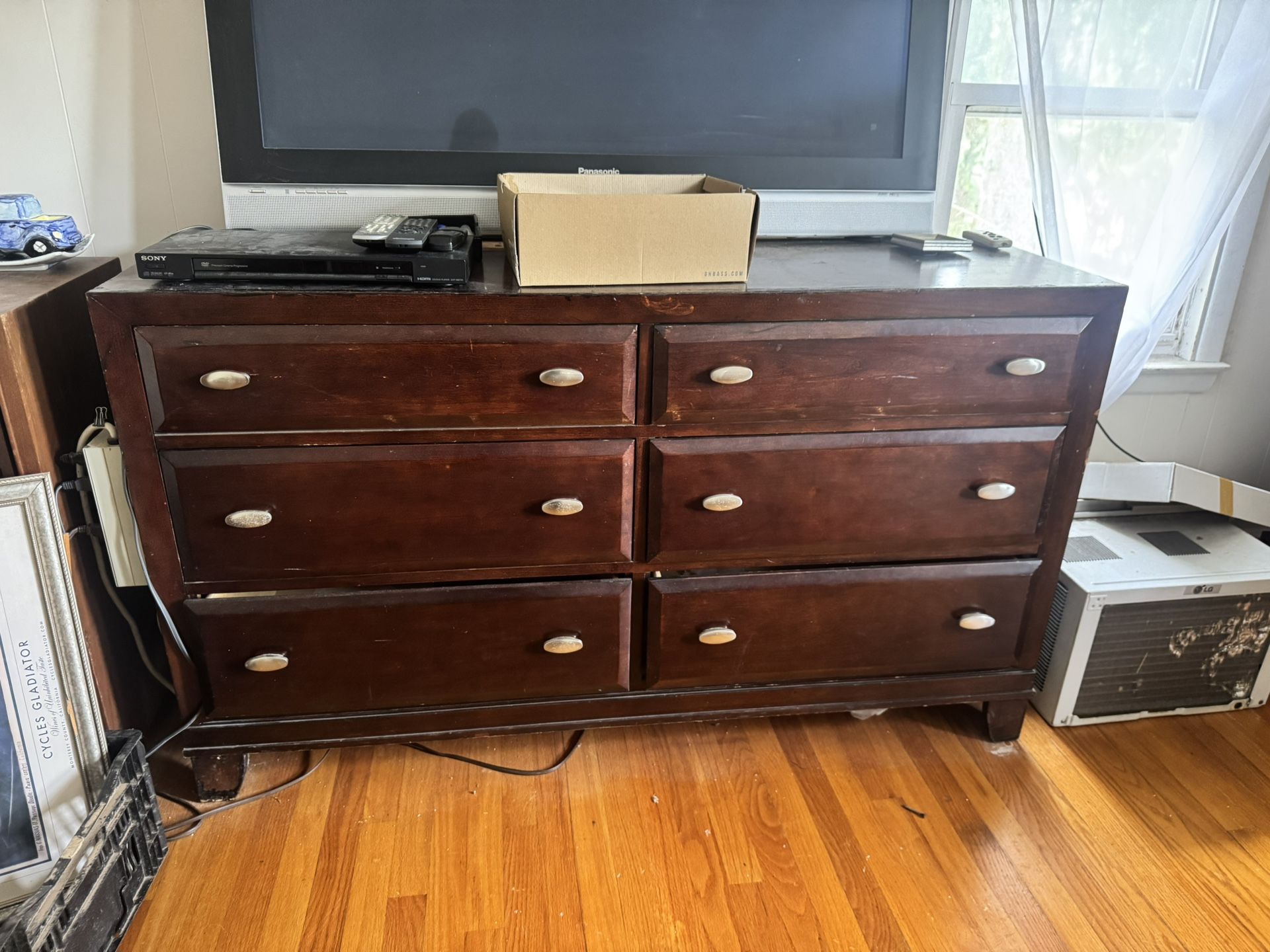 Desk/Drawers (READ DESCRIPTION)