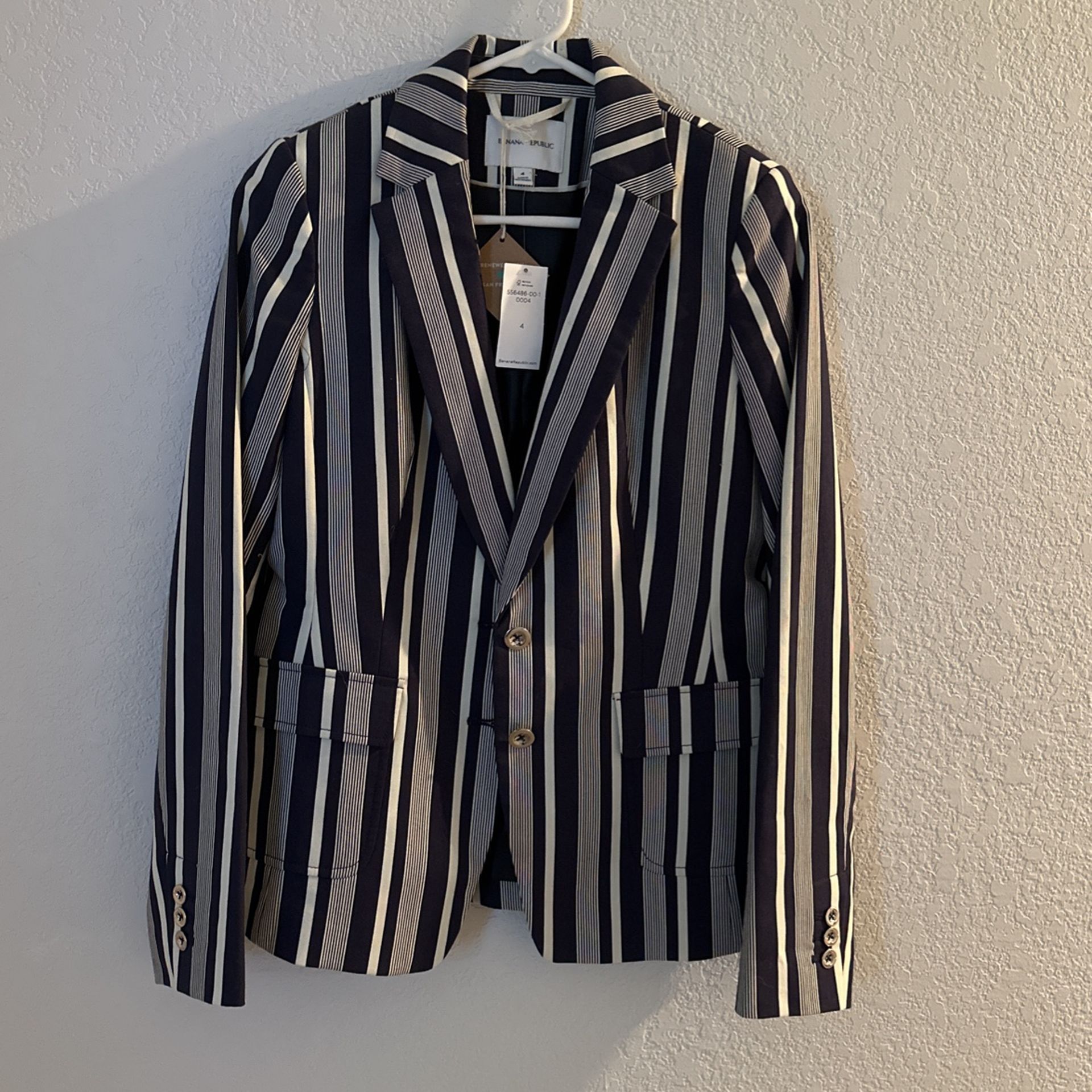 Banana Republic Ladies Blazer Size 4