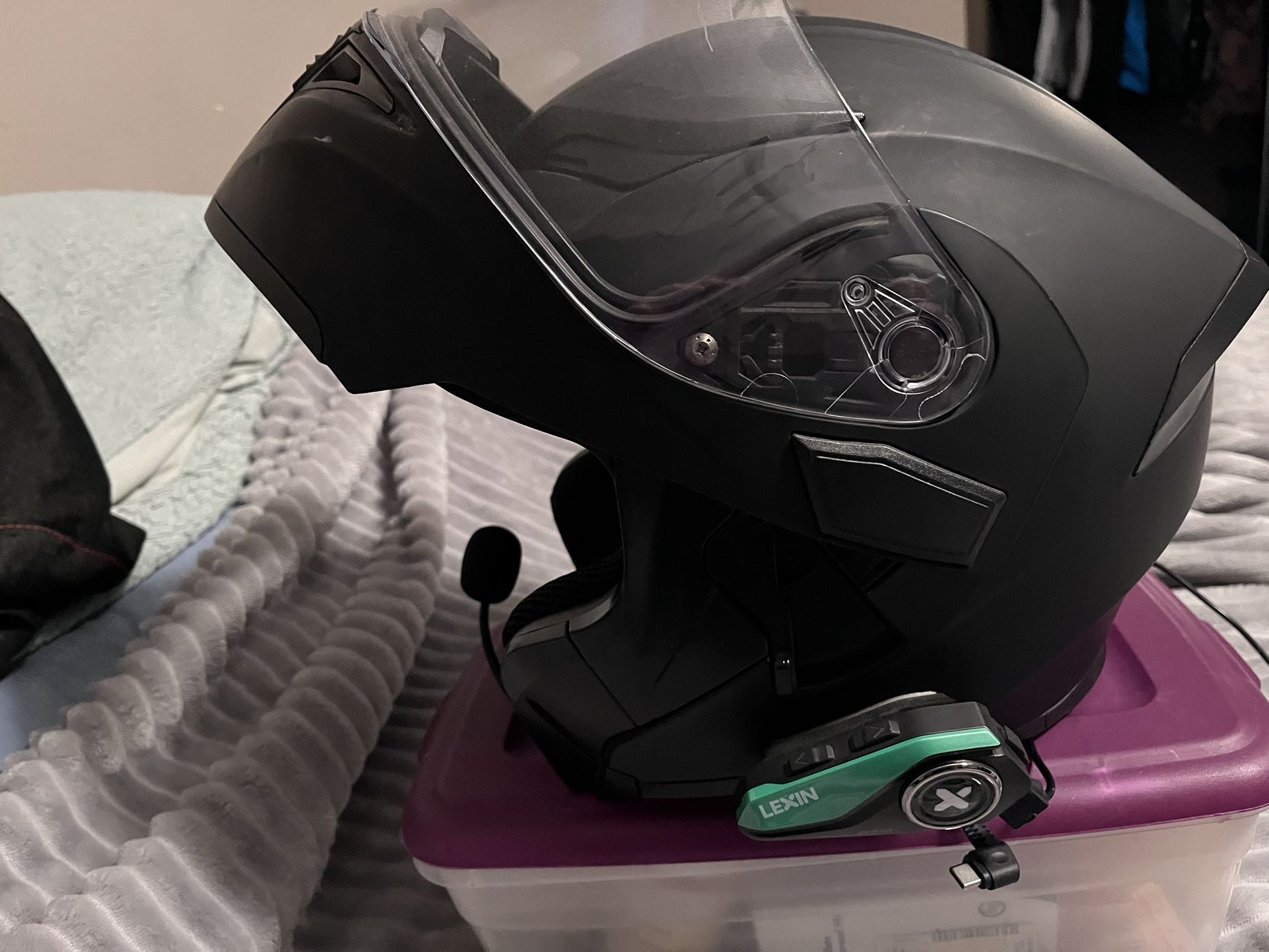 1storm Matte Black Used Helmet With Intercom L