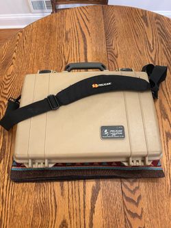 Pelican 1470 Tan Case with foam and strap,
