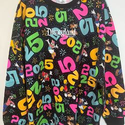 New Men’s Disneyland Mickey And Friends Crewneck Sweatshirt Size:XL