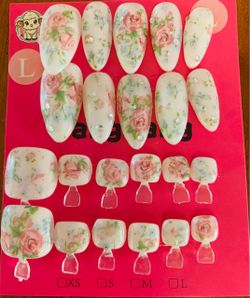 Floral Press-On Nail Set with Rhinestones $10