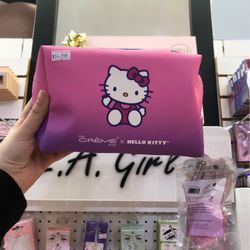 Hk Makeup Bag With Beauty Blender 