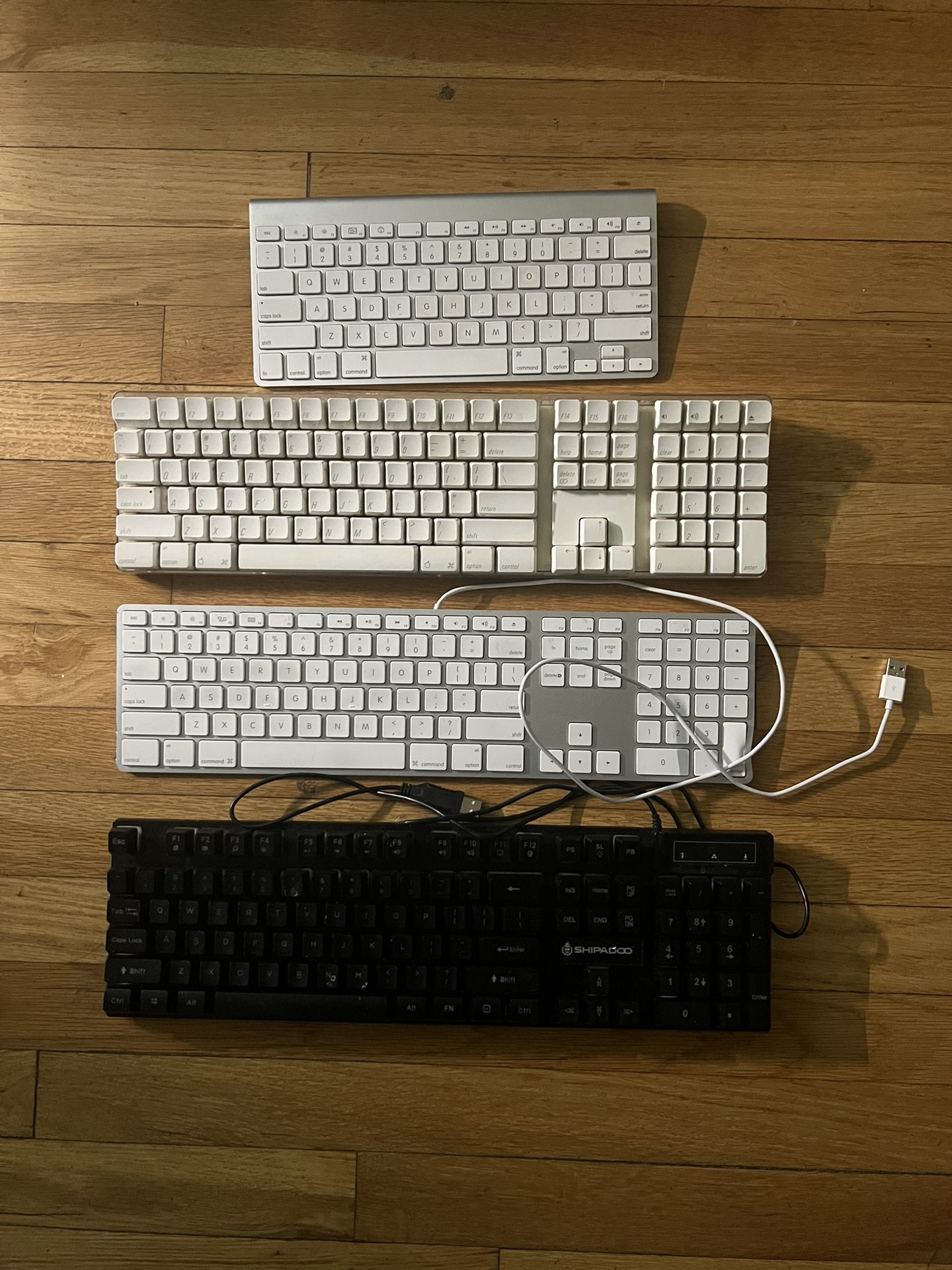 Lots of Like New Keyboard, Apple Bluetooth, Apple Wired, Apple Mechanical Keyboard etc