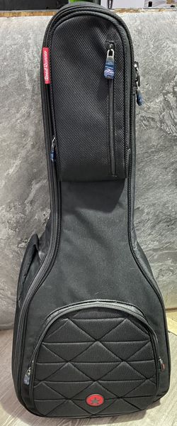 Road Runner Soft / Hard Case.